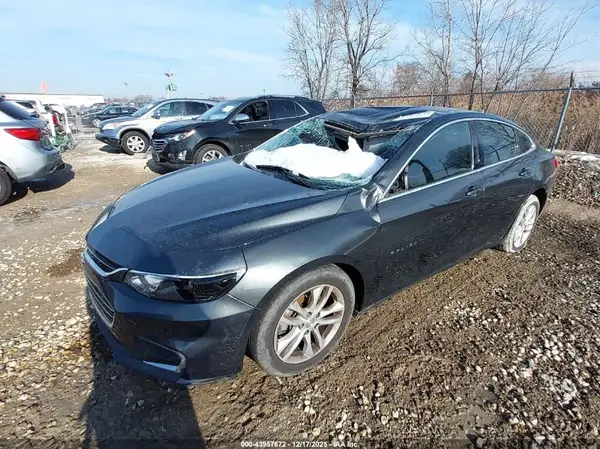 1G1ZD5ST4JF257993 2018 CHEVROLET MALIBU - Image 2