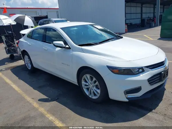 1G1ZD5ST4JF263891 2018 CHEVROLET MALIBU - Image 1