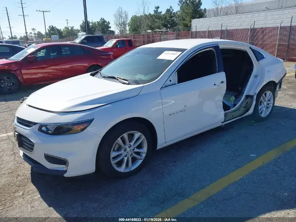 1G1ZD5ST4JF267164 2018 CHEVROLET MALIBU - Image 2