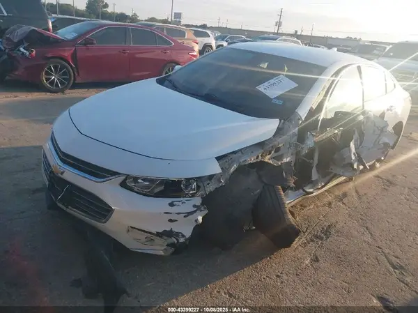 1G1ZD5ST4JF267374 2018 CHEVROLET MALIBU - Image 2