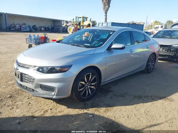 1G1ZD5ST4JF273983 2018 CHEVROLET MALIBU - Image 2