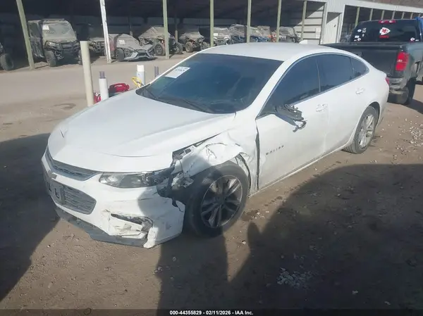 1G1ZD5ST4JF274423 2018 CHEVROLET MALIBU - Image 2