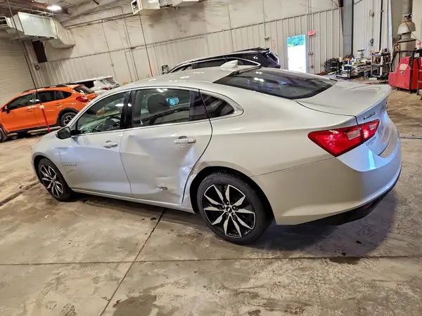 1G1ZD5ST4JF286801 2018 CHEVROLET MALIBU - Image 2