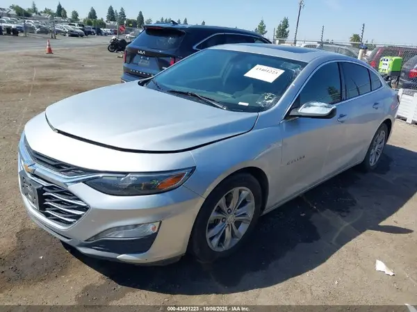 1G1ZD5ST4KF104774 2019 CHEVROLET MALIBU - Image 2