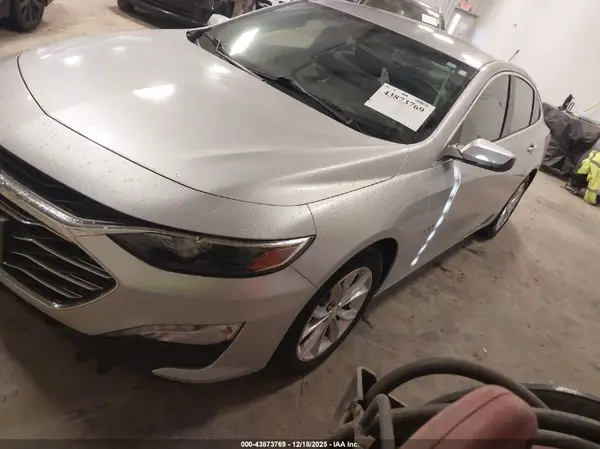 1G1ZD5ST4KF104841 2019 CHEVROLET MALIBU - Image 2