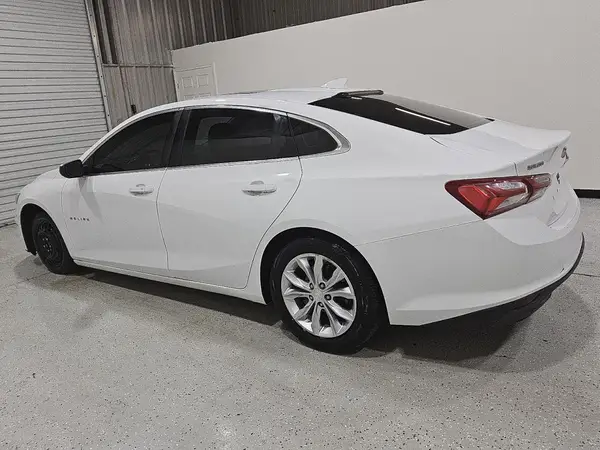 1G1ZD5ST4KF108260 2019 CHEVROLET MALIBU - Image 2