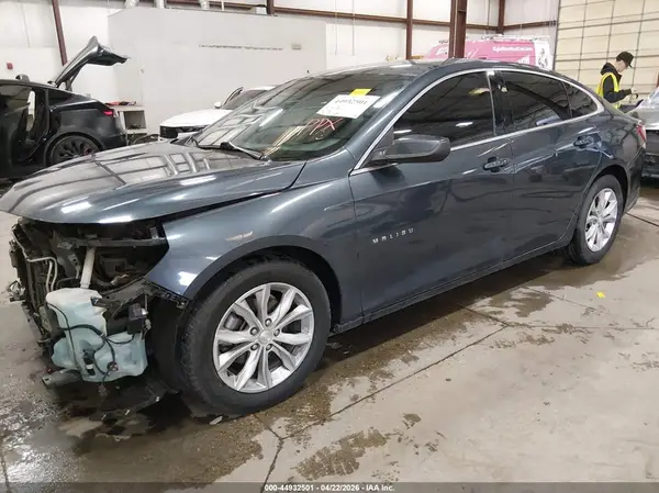 1G1ZD5ST4KF113863 2019 CHEVROLET MALIBU - Image 2