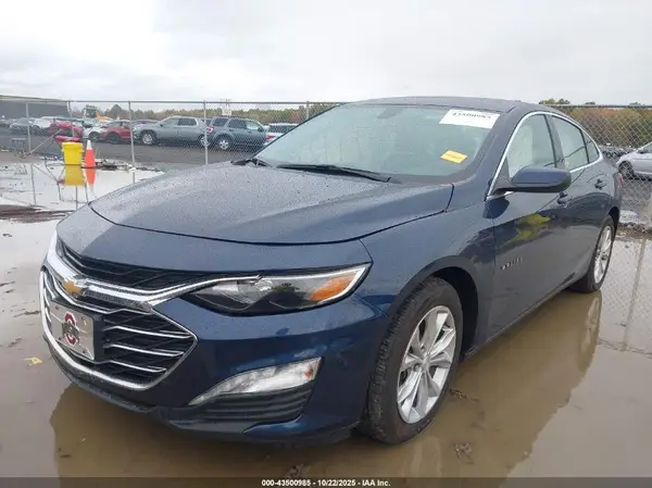 1G1ZD5ST4KF119064 2019 CHEVROLET MALIBU - Image 2