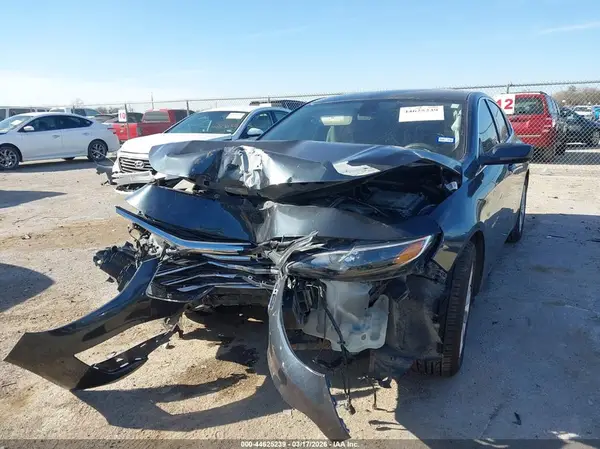 1G1ZD5ST4KF132459 2019 CHEVROLET MALIBU - Image 2