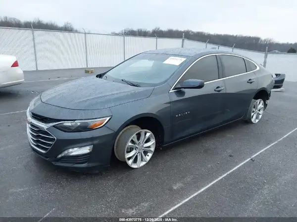 1G1ZD5ST4KF134079 2019 CHEVROLET MALIBU - Image 2