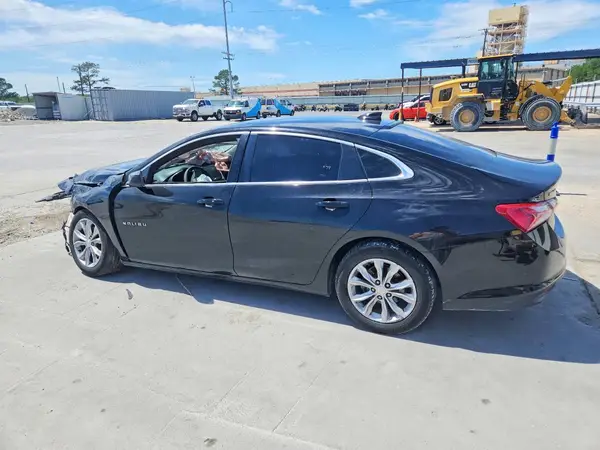 1G1ZD5ST4KF135023 2019 CHEVROLET MALIBU - Image 2