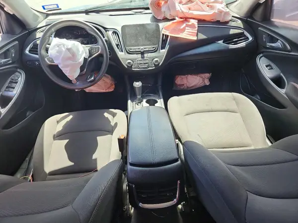 1G1ZD5ST4KF135023 2019 CHEVROLET MALIBU - Image 8
