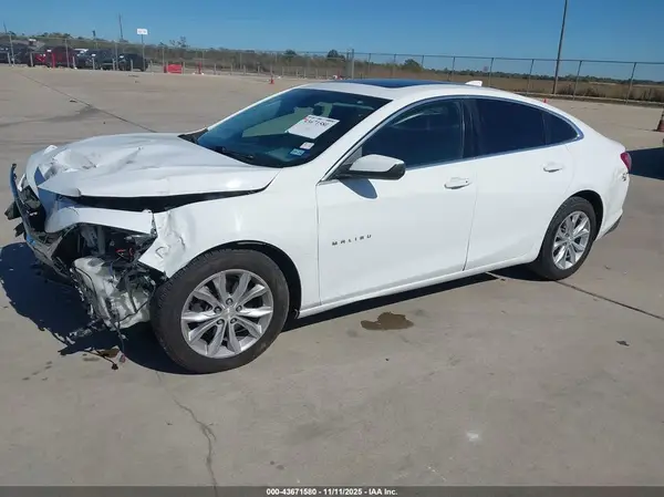 1G1ZD5ST4KF139377 2019 CHEVROLET MALIBU - Image 2