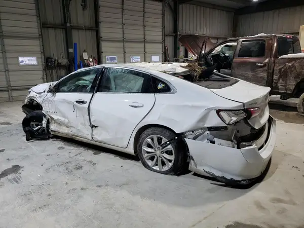 1G1ZD5ST4KF161475 2019 CHEVROLET MALIBU - Image 2