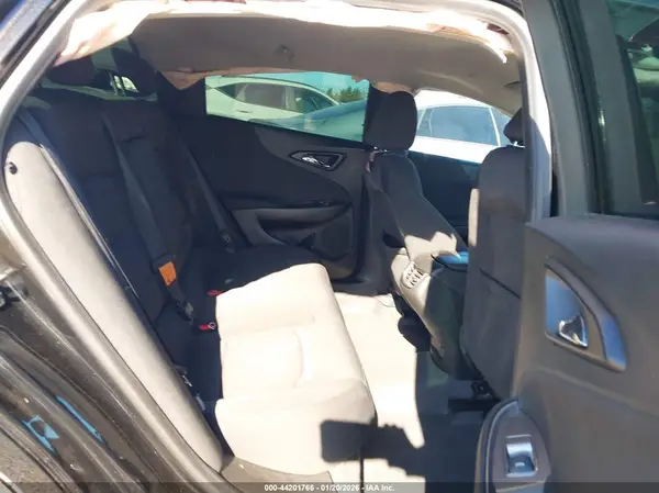 1G1ZD5ST4KF164960 2019 CHEVROLET MALIBU - Image 8