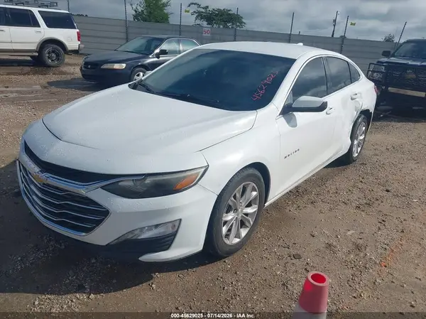 1G1ZD5ST4KF167731 2019 CHEVROLET MALIBU - Image 2