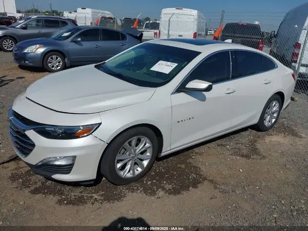 1G1ZD5ST4KF205927 2019 CHEVROLET MALIBU - Image 2