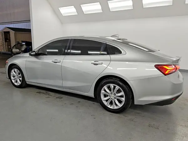 1G1ZD5ST4LF079005 2020 CHEVROLET MALIBU - Image 2