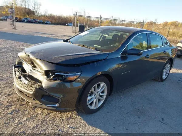 1G1ZD5ST5JF104670 2018 CHEVROLET MALIBU - Image 2