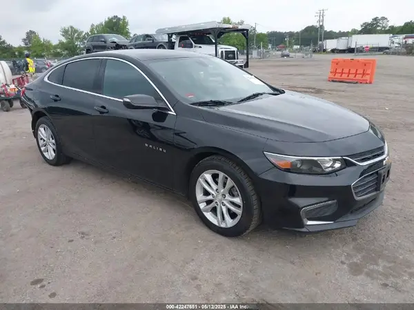 1G1ZD5ST5JF104698 2018 CHEVROLET MALIBU - Image 1