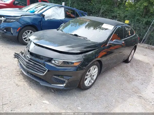 1G1ZD5ST5JF105530 2018 CHEVROLET MALIBU - Image 2