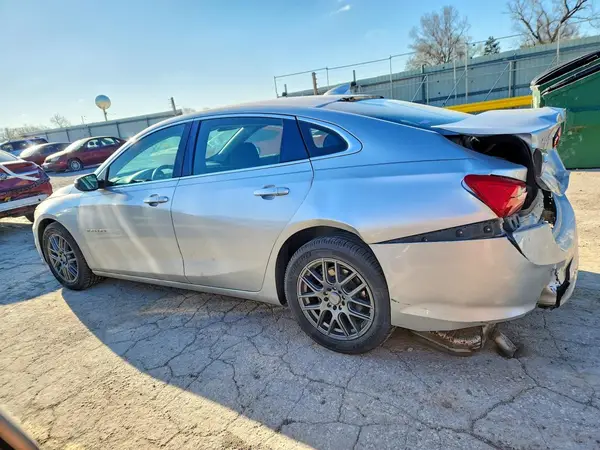 1G1ZD5ST5JF113885 2018 CHEVROLET MALIBU - Image 2