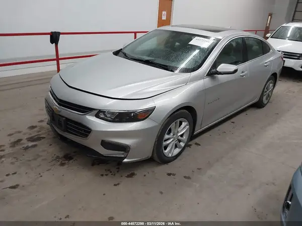 1G1ZD5ST5JF123607 2018 CHEVROLET MALIBU - Image 2