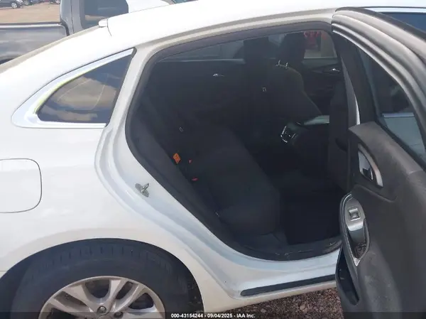 1G1ZD5ST5JF129374 2018 CHEVROLET MALIBU - Image 8
