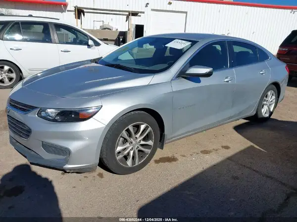 1G1ZD5ST5JF135403 2018 CHEVROLET MALIBU - Image 2