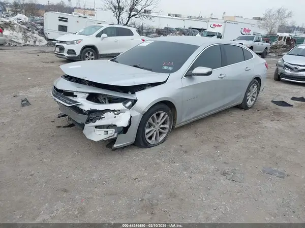 1G1ZD5ST5JF137474 2018 CHEVROLET MALIBU - Image 2