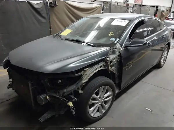 1G1ZD5ST5JF138320 2018 CHEVROLET MALIBU - Image 2