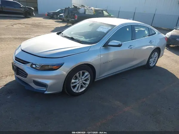 1G1ZD5ST5JF139564 2018 CHEVROLET MALIBU - Image 2