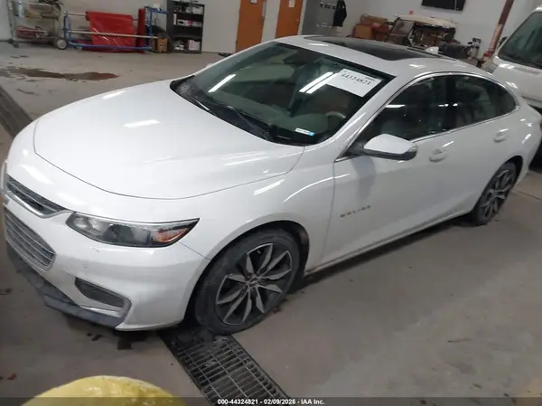 1G1ZD5ST5JF149124 2018 CHEVROLET MALIBU - Image 2