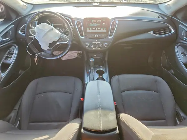 1G1ZD5ST5JF175576 2018 CHEVROLET MALIBU - Image 8