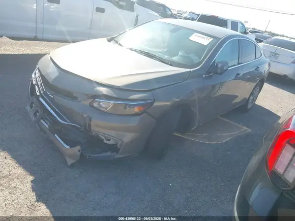 1G1ZD5ST5JF176727 2018 CHEVROLET MALIBU - Image 2