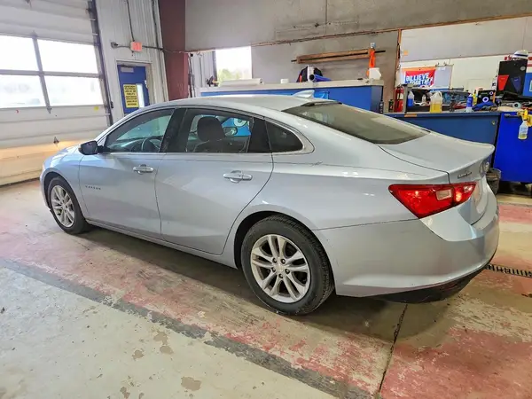 1G1ZD5ST5JF178008 2018 CHEVROLET MALIBU - Image 2