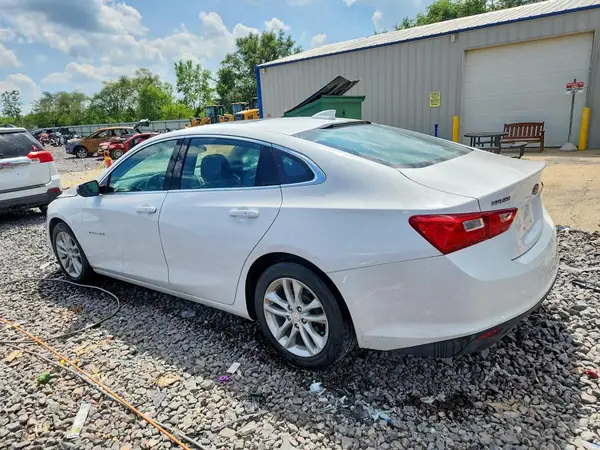 1G1ZD5ST5JF178932 2018 CHEVROLET MALIBU - Image 2