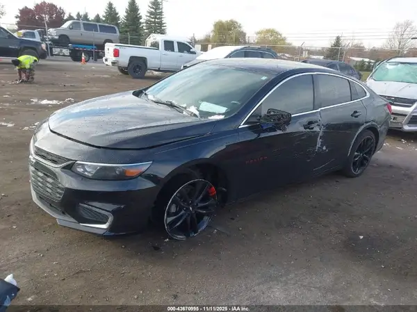 1G1ZD5ST5JF209922 2018 CHEVROLET MALIBU - Image 2