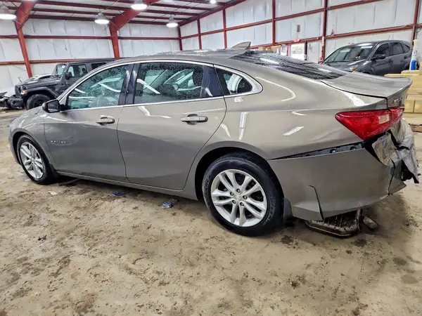 1G1ZD5ST5JF211797 2018 CHEVROLET MALIBU - Image 2