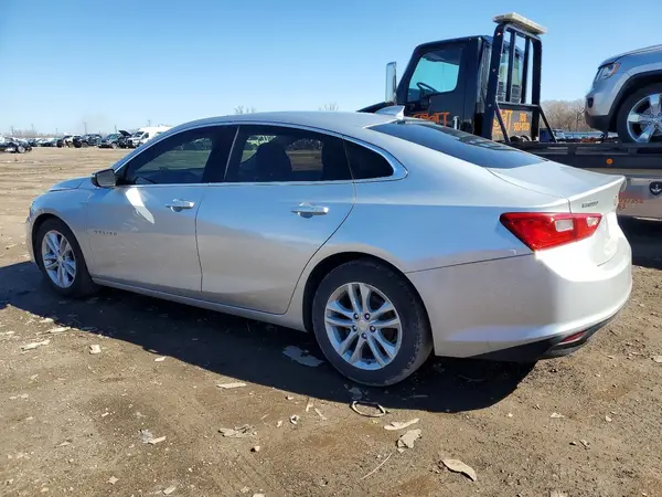 1G1ZD5ST5JF211895 2018 CHEVROLET MALIBU - Image 2