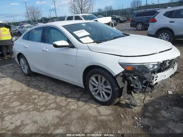 1G1ZD5ST5JF213064 2018 CHEVROLET MALIBU - Image 1
