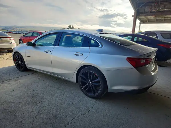 1G1ZD5ST5JF213596 2018 CHEVROLET MALIBU - Image 2