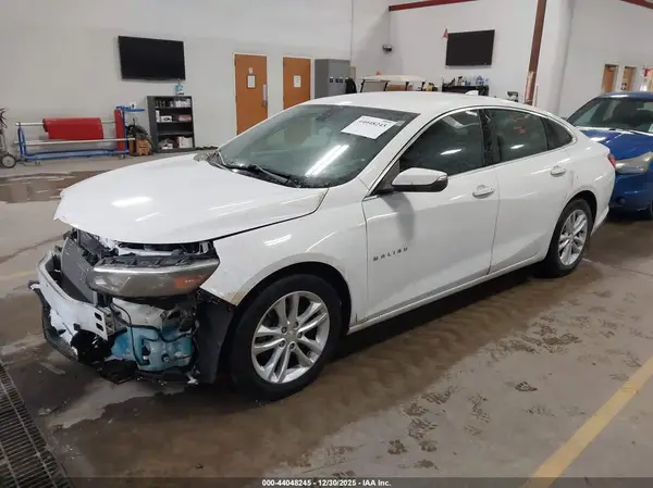 1G1ZD5ST5JF225425 2018 CHEVROLET MALIBU - Image 2
