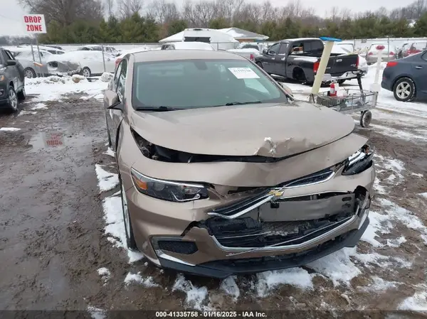 1G1ZD5ST5JF229720 2018 CHEVROLET MALIBU - Image 1