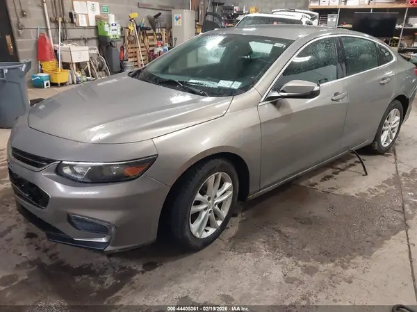 1G1ZD5ST5JF237705 2018 CHEVROLET MALIBU - Image 2