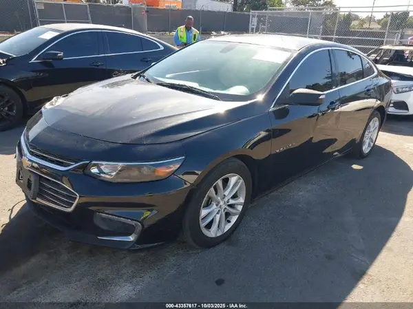 1G1ZD5ST5JF239423 2018 CHEVROLET MALIBU - Image 2