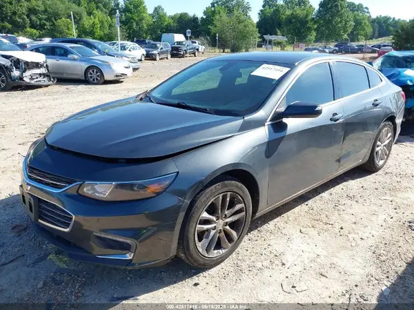 1G1ZD5ST5JF257341 2018 CHEVROLET MALIBU - Image 2