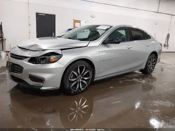 1G1ZD5ST5JF257436 2018 CHEVROLET MALIBU - Image 2