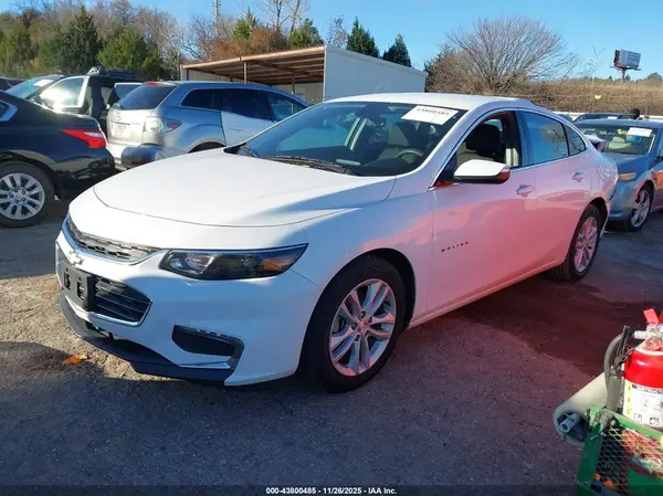 1G1ZD5ST5JF263432 2018 CHEVROLET MALIBU - Image 2