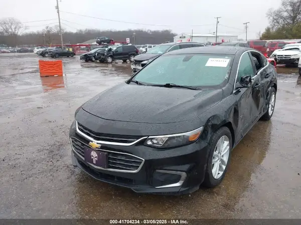 1G1ZD5ST5JF266444 2018 CHEVROLET MALIBU - Image 2